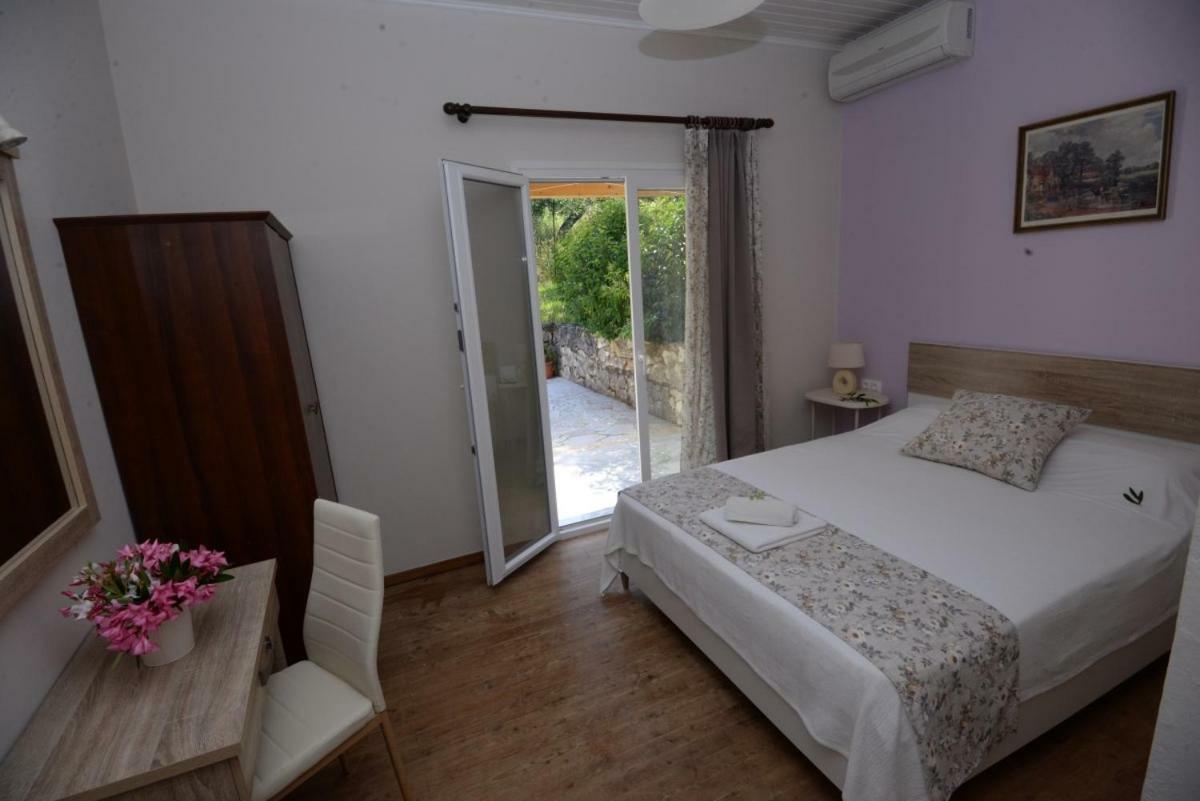 Вілла The Olive Grove House Касіопі Екстер'єр фото